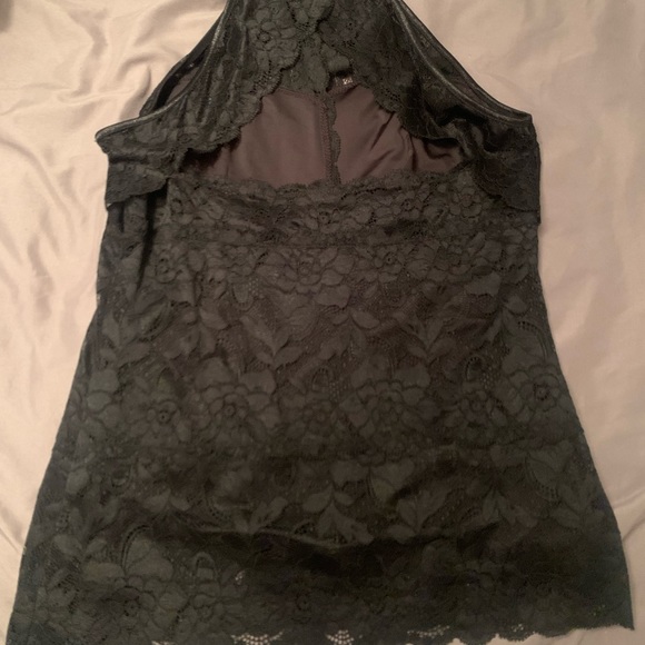 Halter neck lace top - Picture 2 of 4